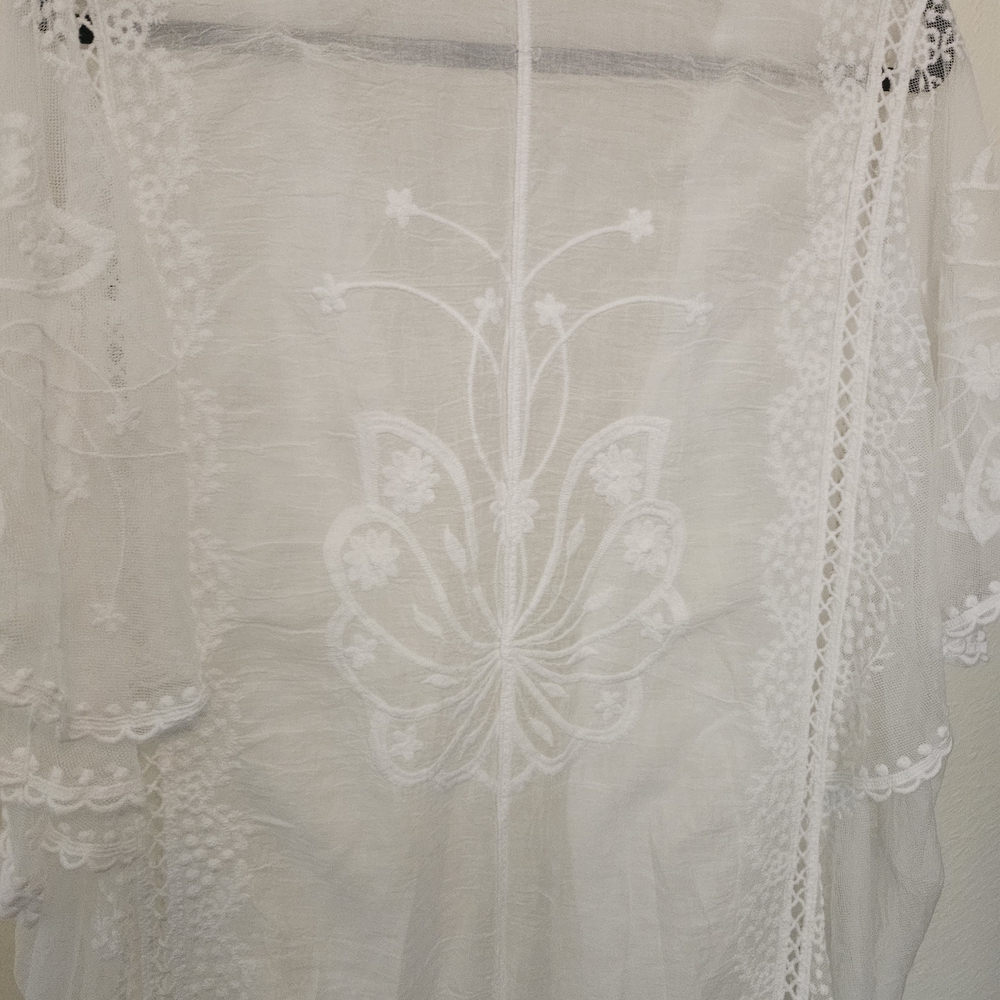 Kindred Boh9  White Lace Kimono Jacket Wonderful lLace and Embroidery Details - Picture 8 of 9